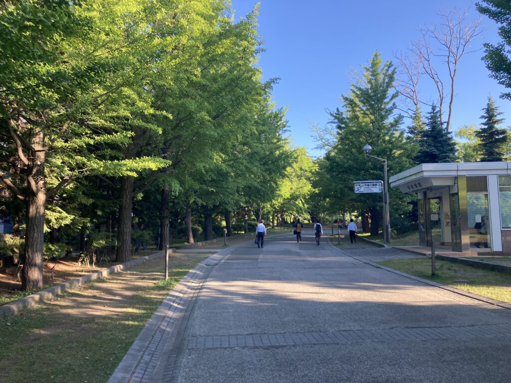 中島公園 地下鉄入口