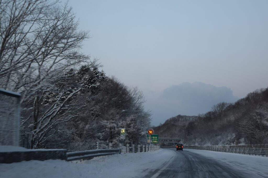 3月の千歳空港IC付近
