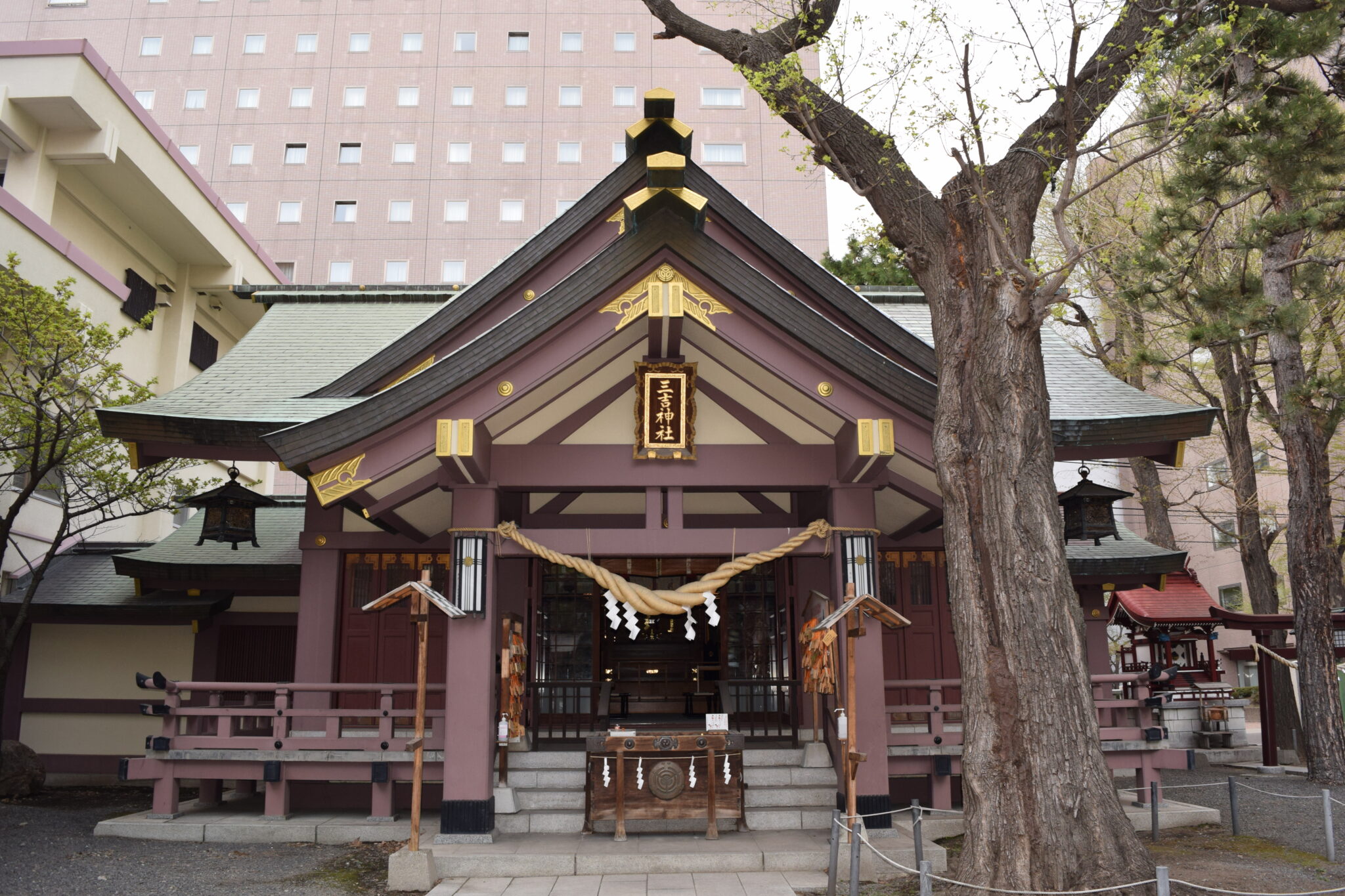 三吉神社　社殿