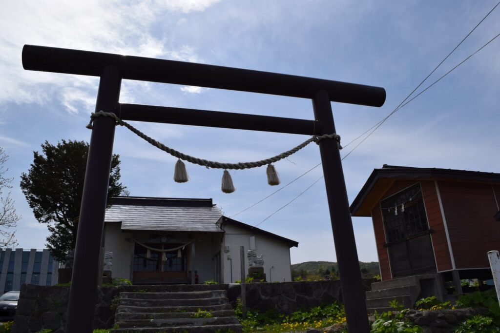 古平 恵比寿神社 鳥居と社殿