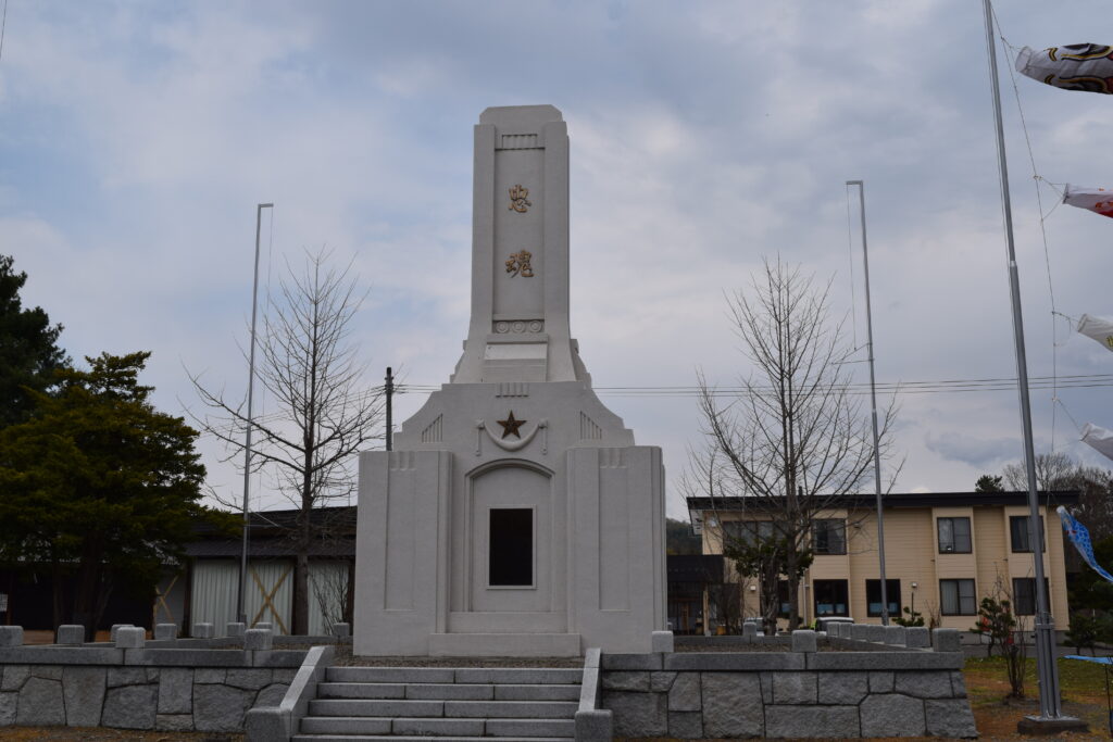 当麻神社 忠魂碑