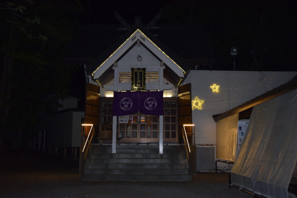 星置神社 社殿 夜フラッシュあり