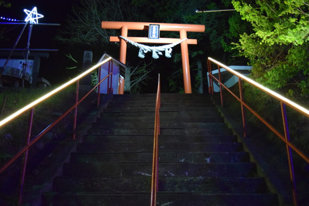 星置神社 夜の階段