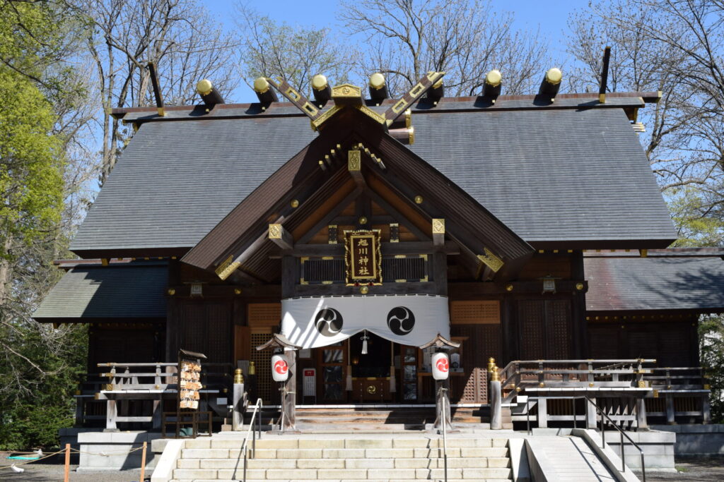 旭川神社　社殿