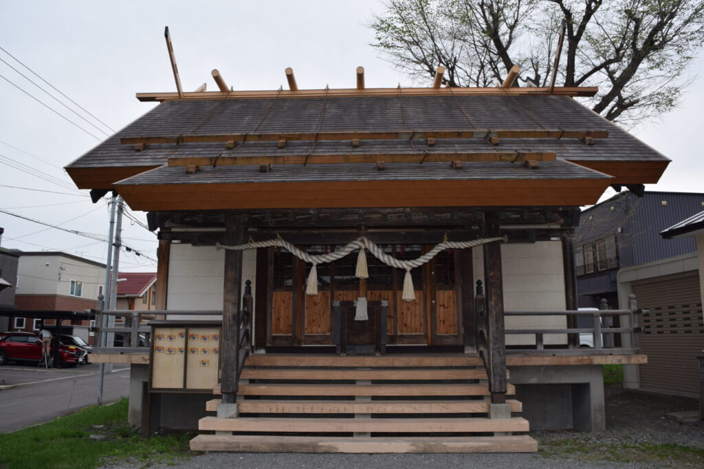 朝里神社　社殿