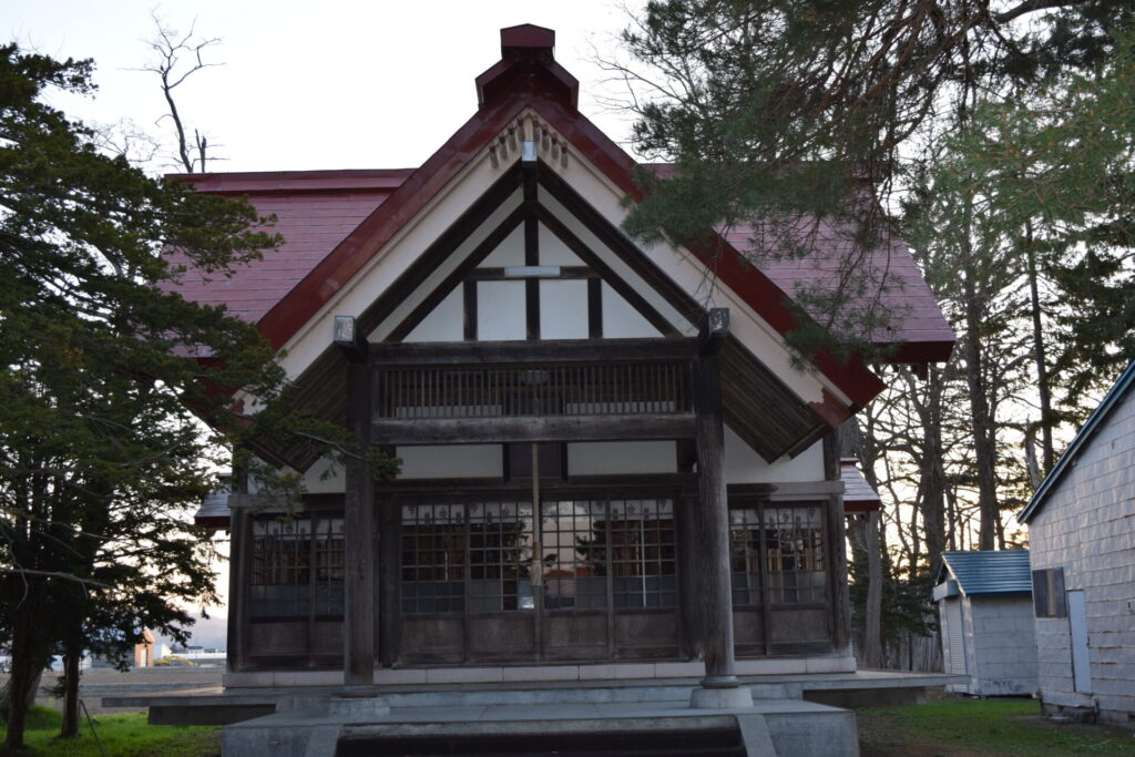 真竜神社 社殿