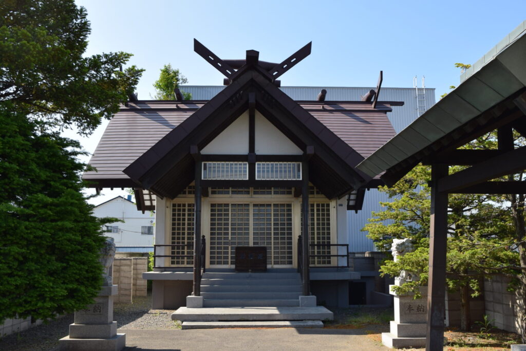 上白石神社 社殿