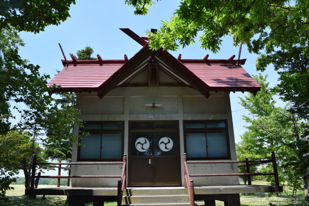 高岡神社　社殿