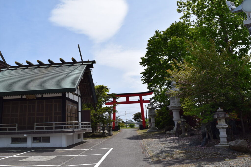 白老八幡神社 境内