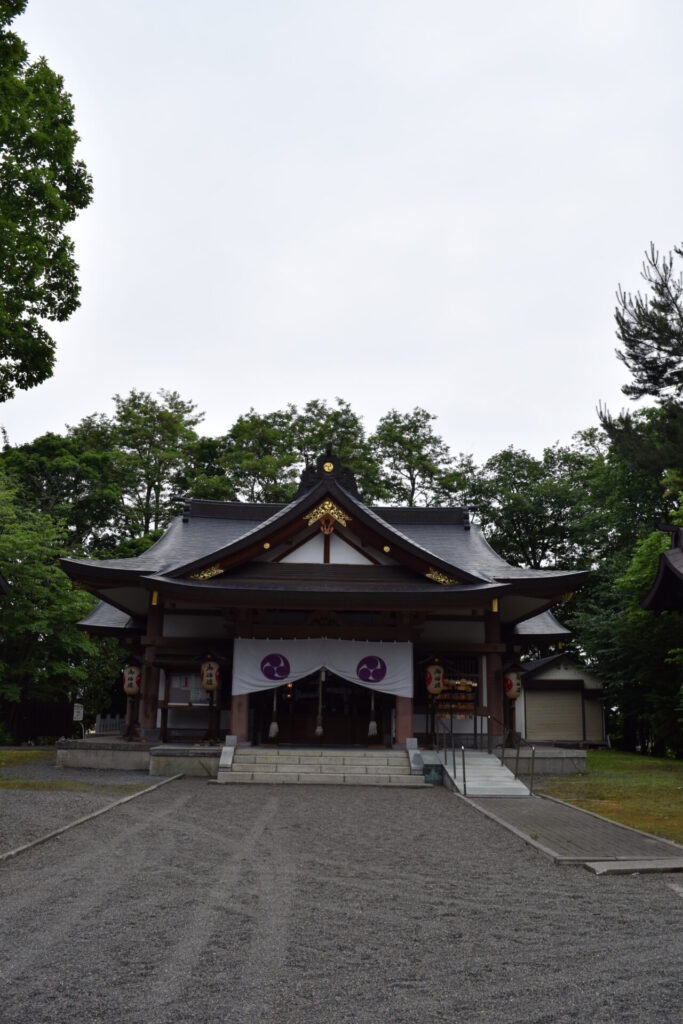 鷹栖神社　社殿