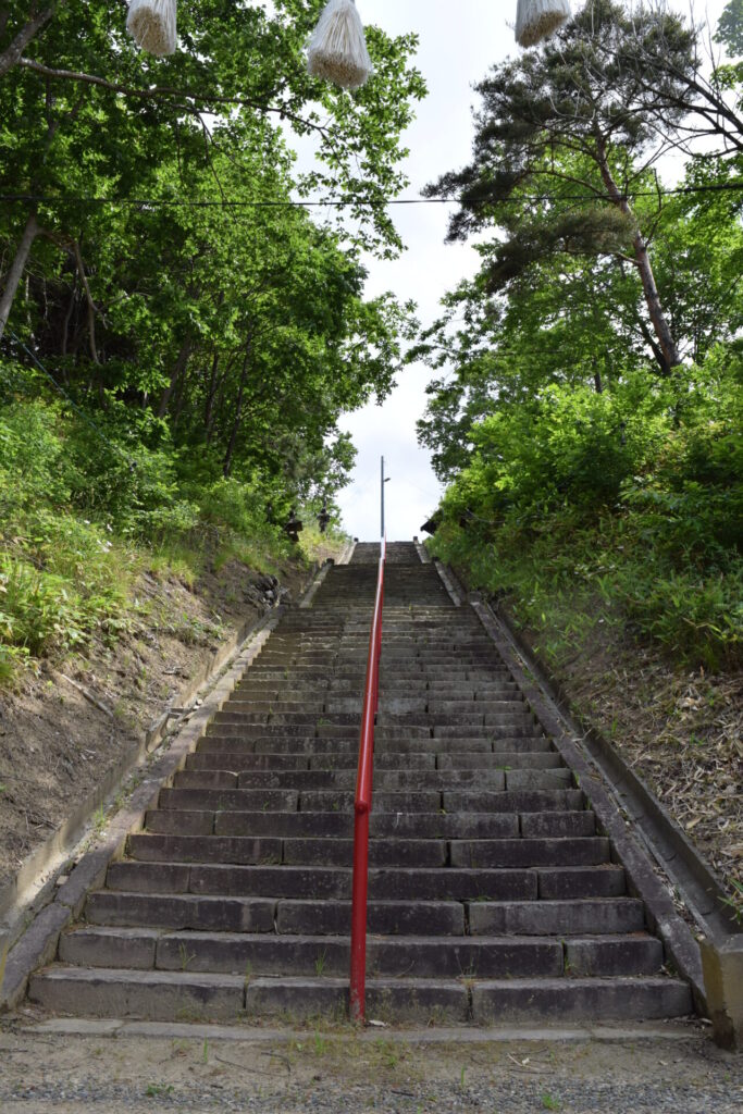 継立神社 参道