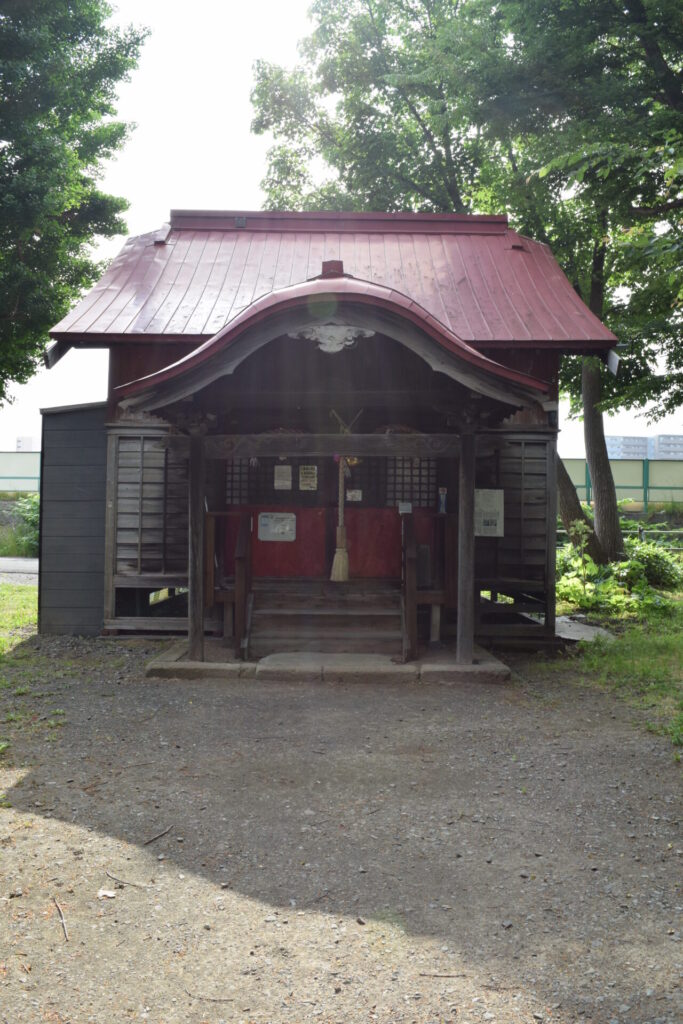 難得龍神社　社殿
