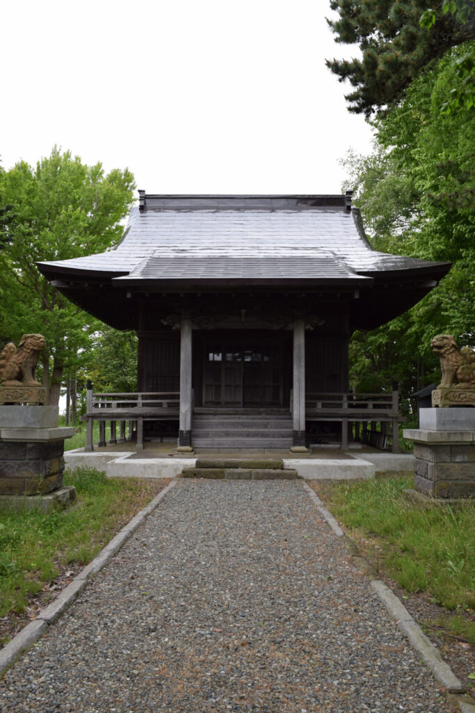 礪波神社　社殿