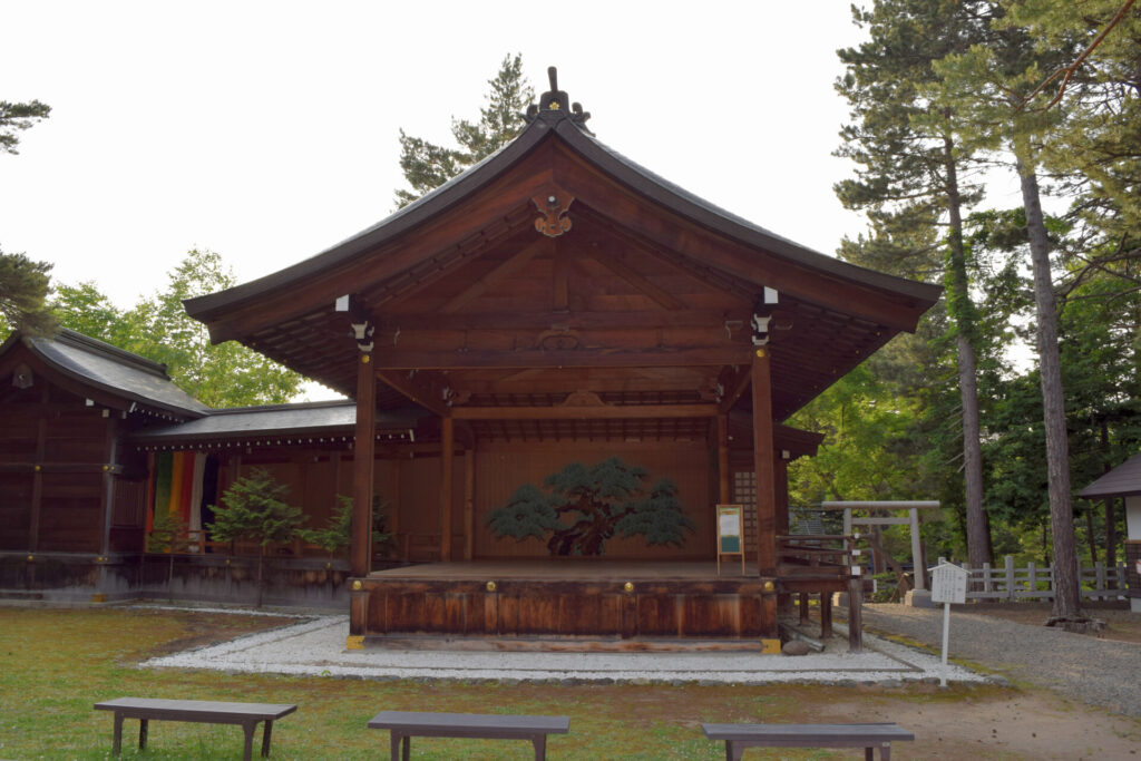 上川神社　神楽殿