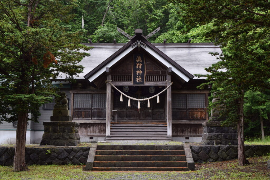 真狩神社　社殿