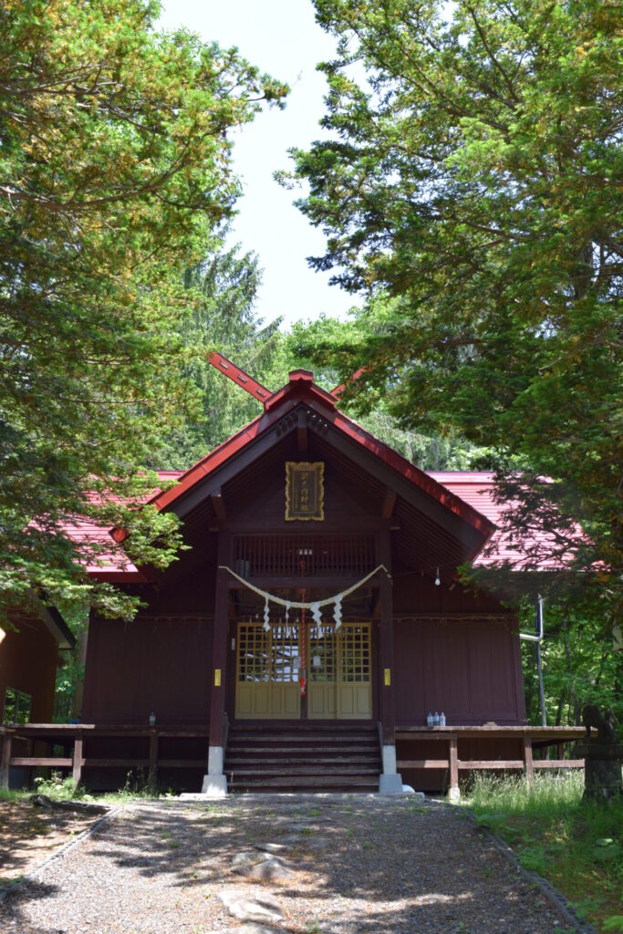 歌志内神社 社殿
