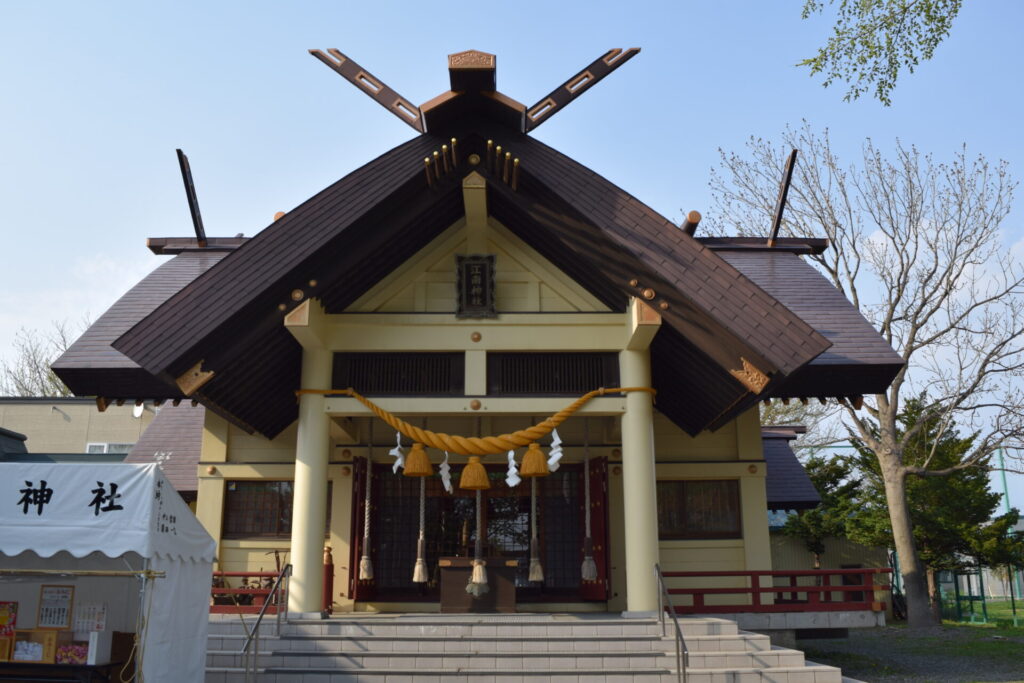 江南神社　社殿