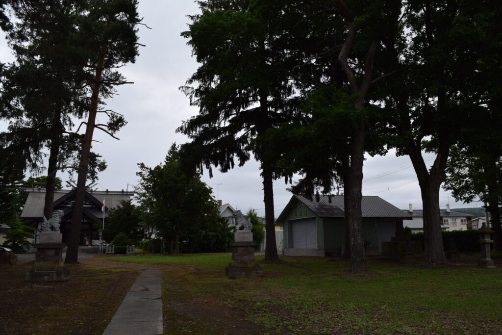 下川神社　境内