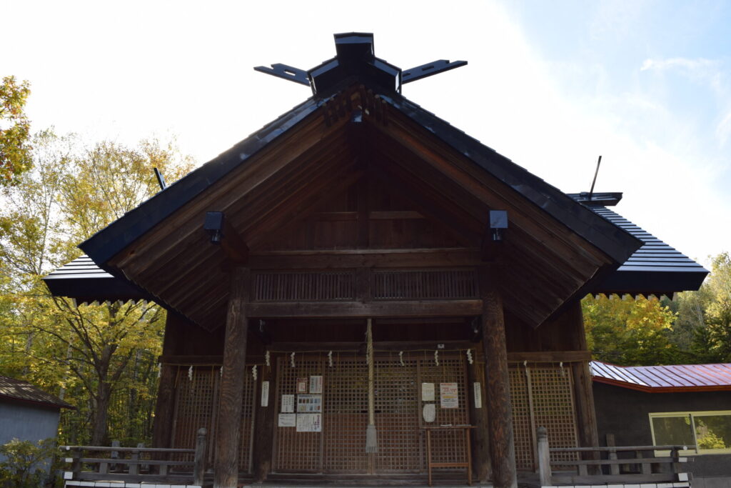 神居神社　社殿　改修後