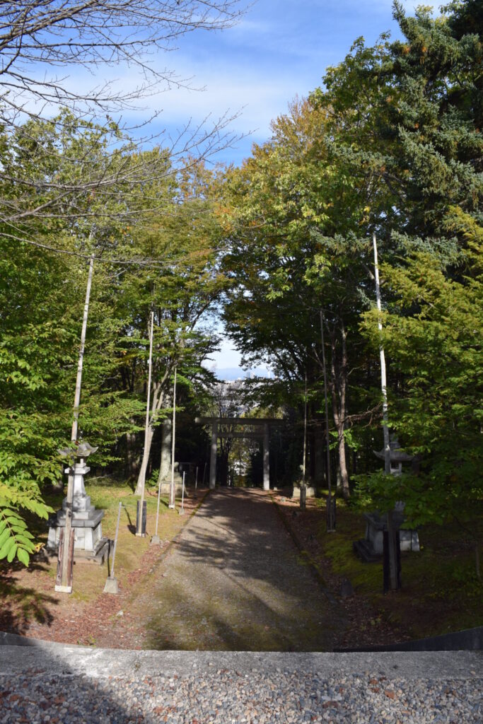 神居神社　10月の参道