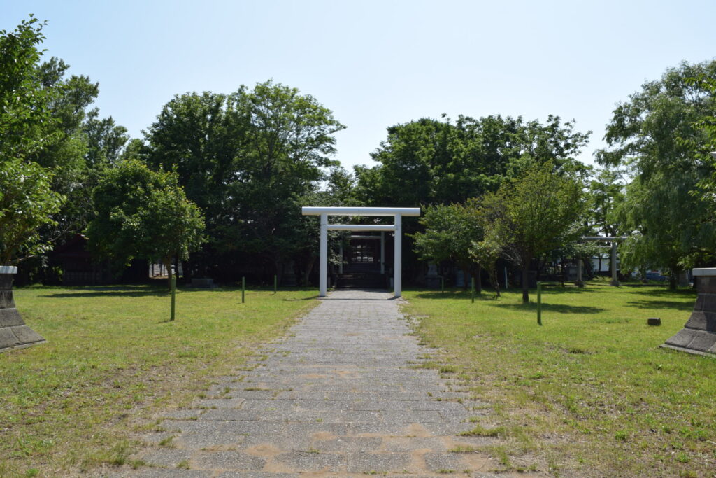 留萌神社　広い境内
