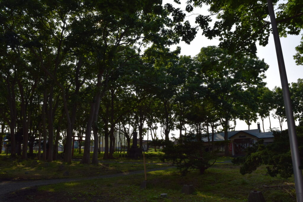 羽幌神社　境内
