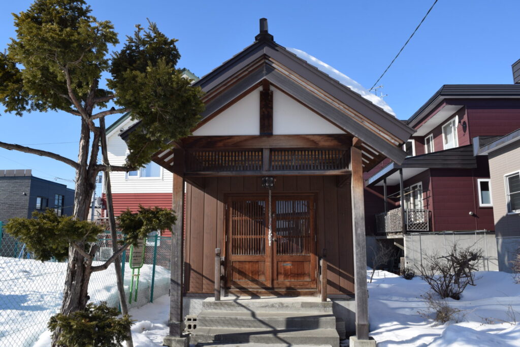 苗穂山農本神社　社殿