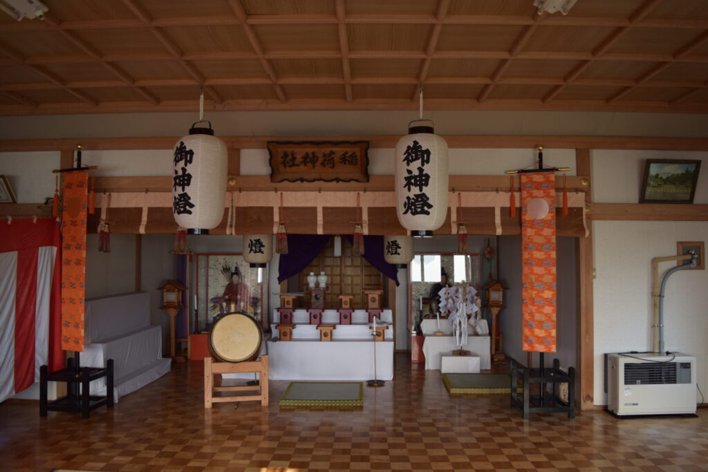 豊岬稲荷神社　社殿内部
