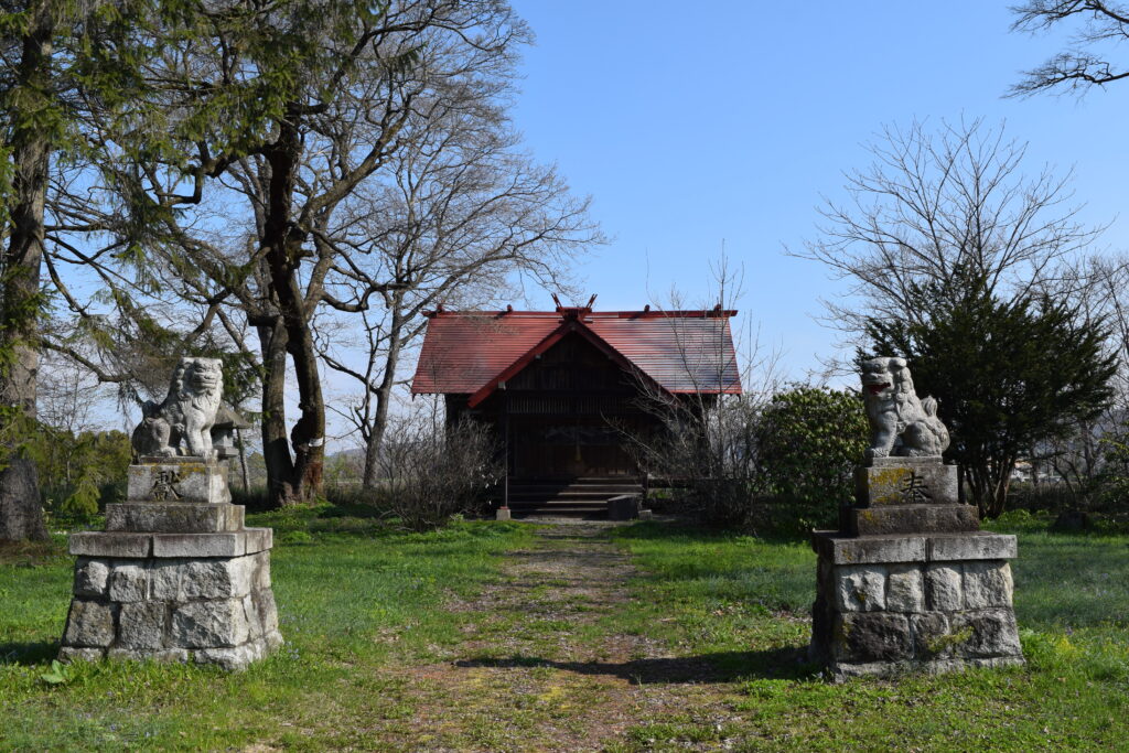 白人神社　社殿