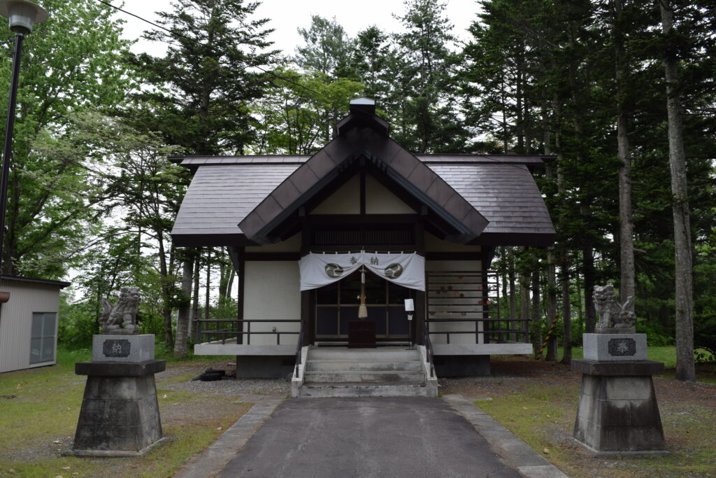 中札内神社　社殿