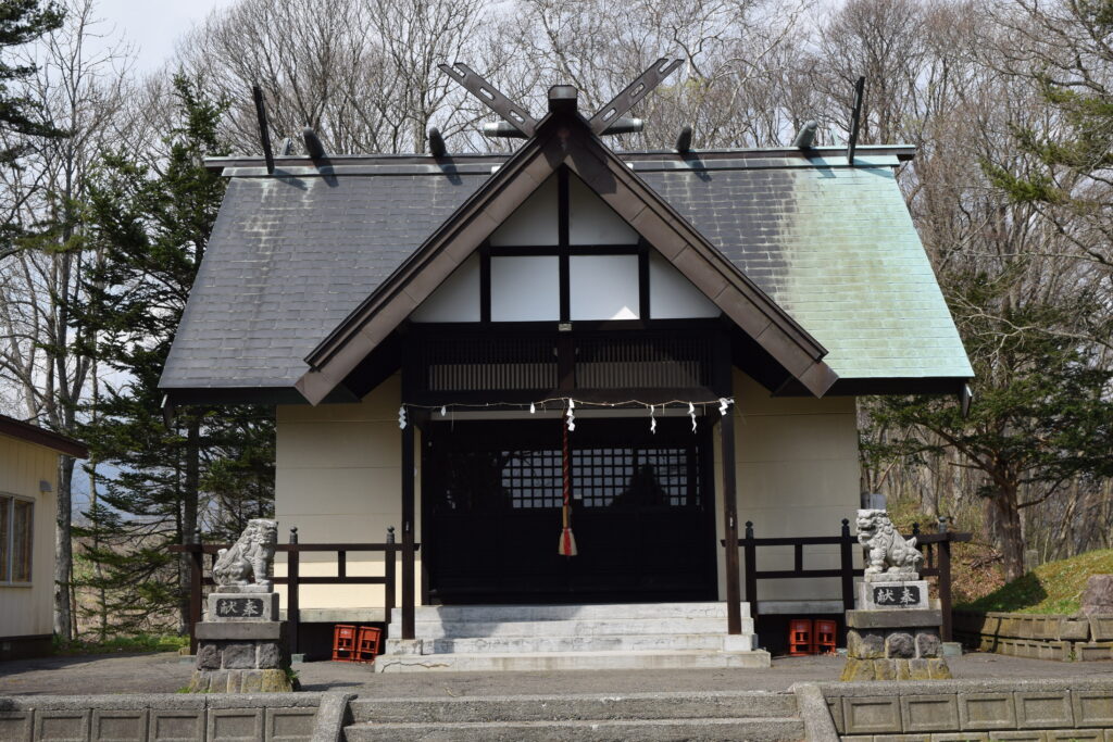 延出神社 社殿