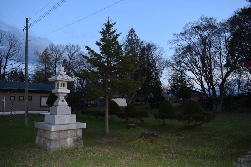 更別神社　境内