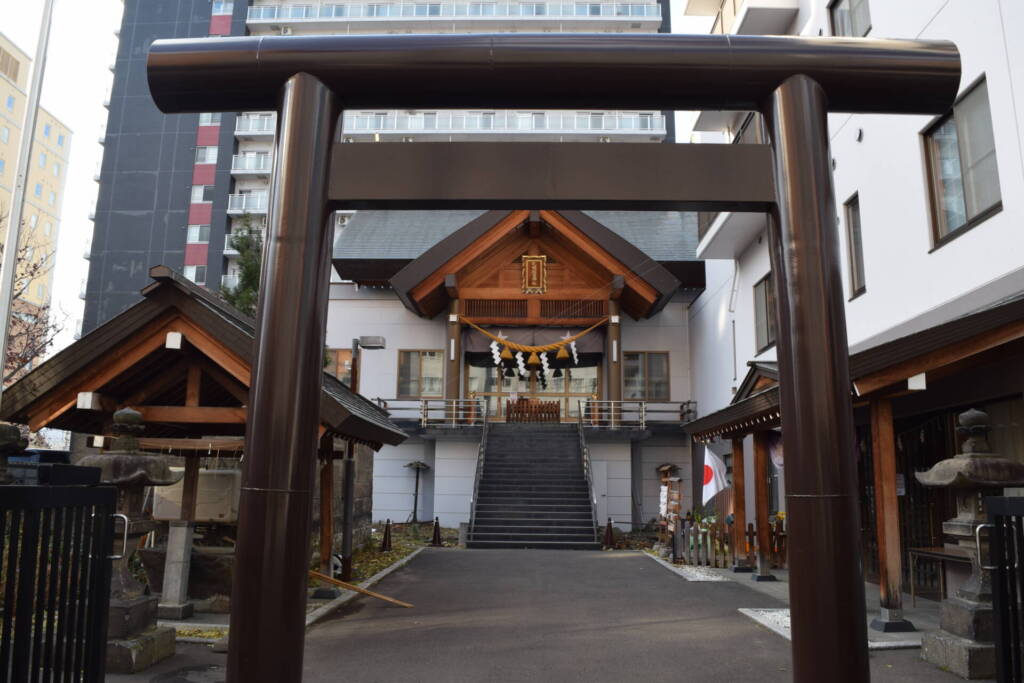 札幌祖霊神社　鳥居